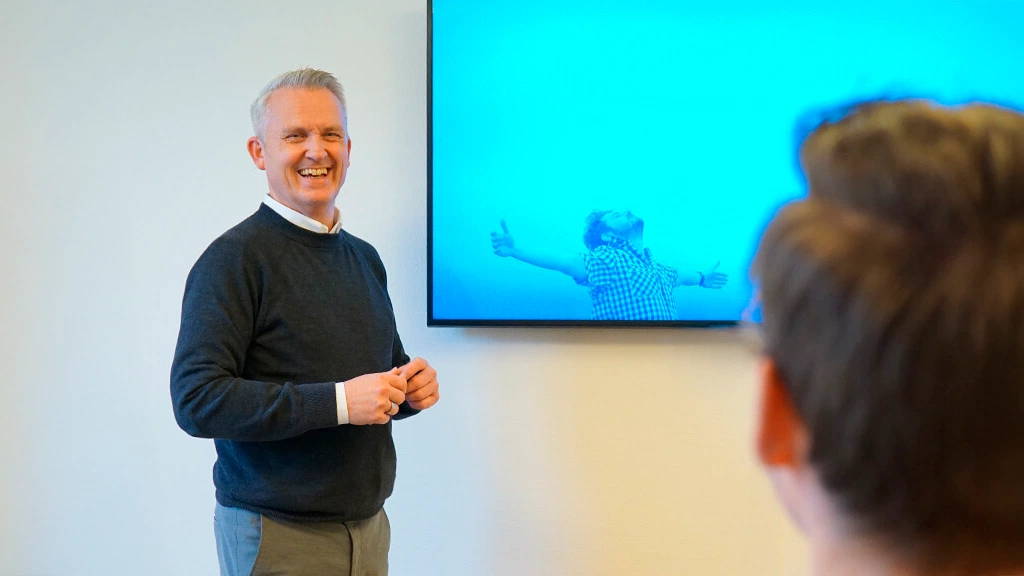 Ole underviser Peter