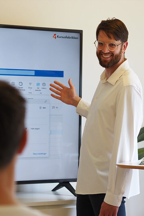 Foredragsholder Emil fra Kursusfabrikken