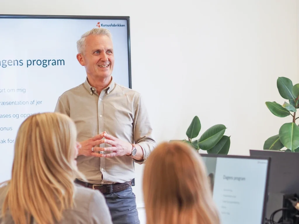 Ole underviser Mette og Birgitte